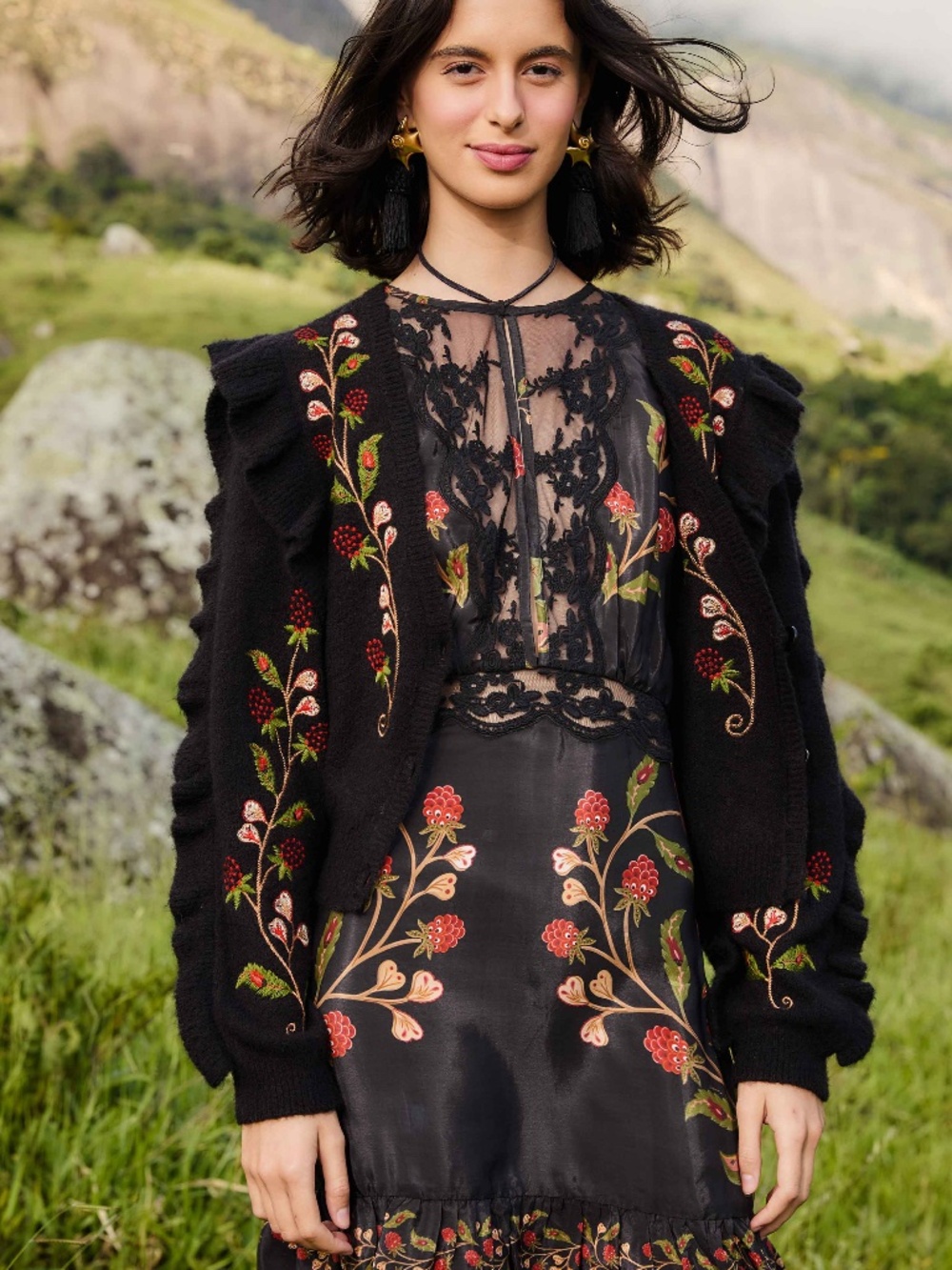 Black Berry Embroidery Knit Cardigan